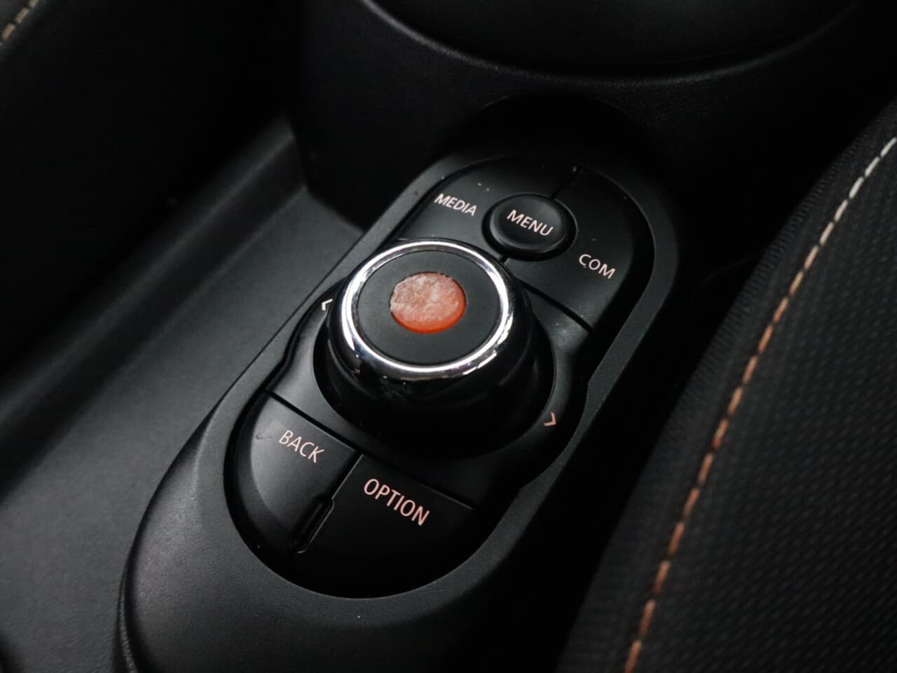 Mini Hatch 1.5 Cooper Classic — image 23
