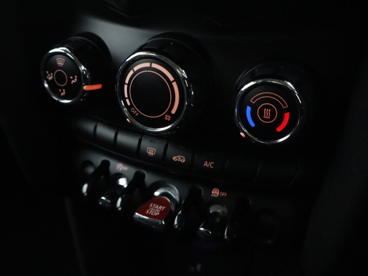 Mini Hatch 1.5 Cooper Classic — image 27