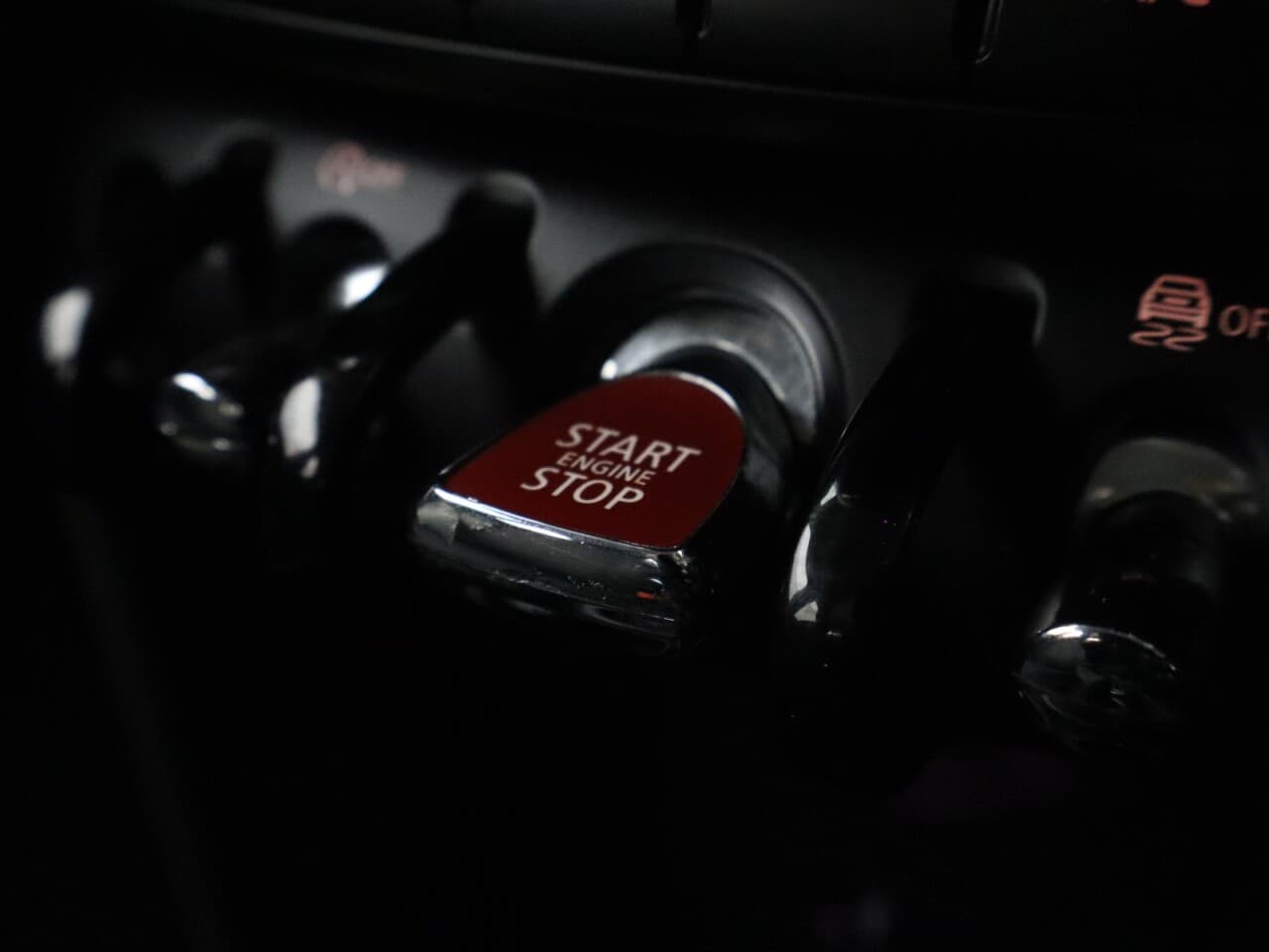 Mini Hatch 1.5 Cooper Classic — image 28