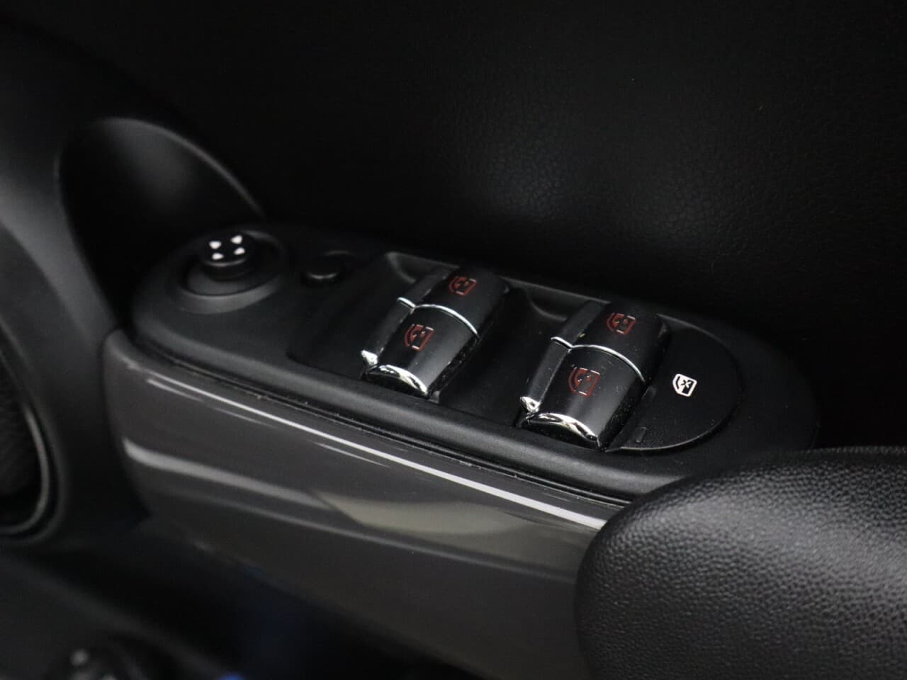 Mini Hatch 1.5 Cooper Classic — image 44