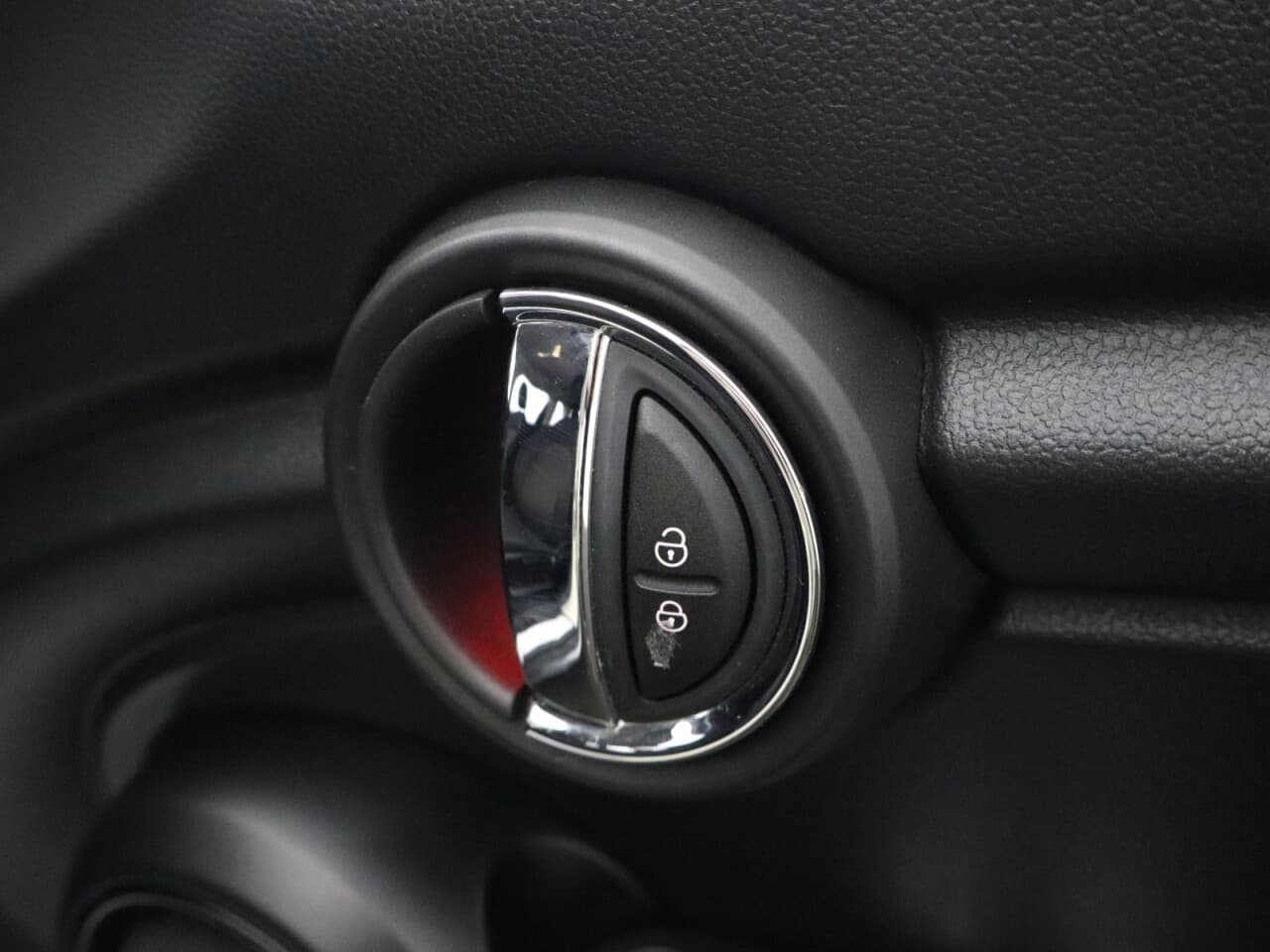 Mini Hatch 1.5 Cooper Classic — image 45