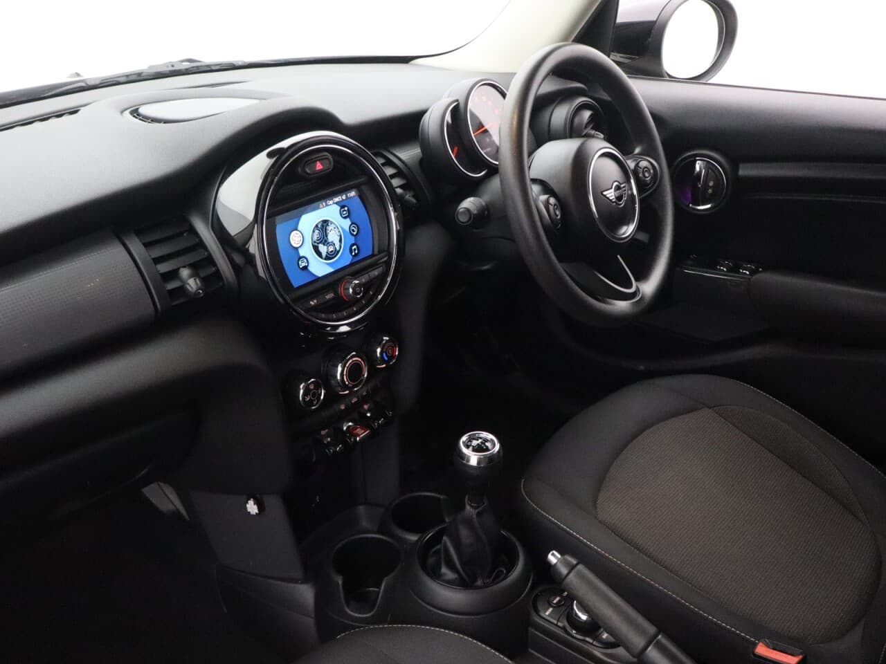 Mini Hatch 1.5 Cooper Classic — image 37