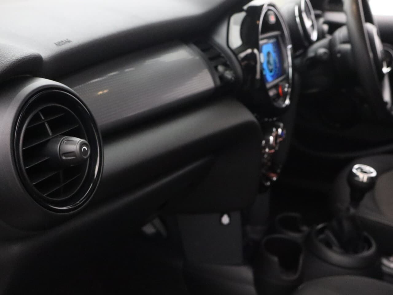 Mini Hatch 1.5 Cooper Classic — image 38