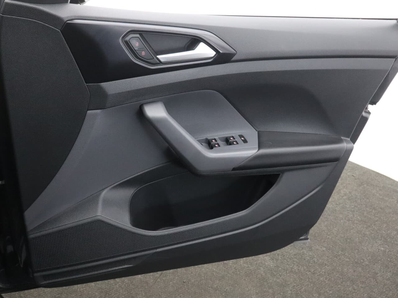 Volkswagen T-Cross 1.0 TSI S — image 30