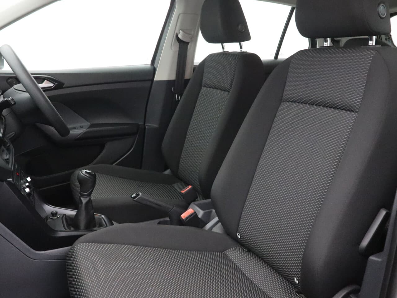 Volkswagen T-Cross 1.0 TSI S — image 33