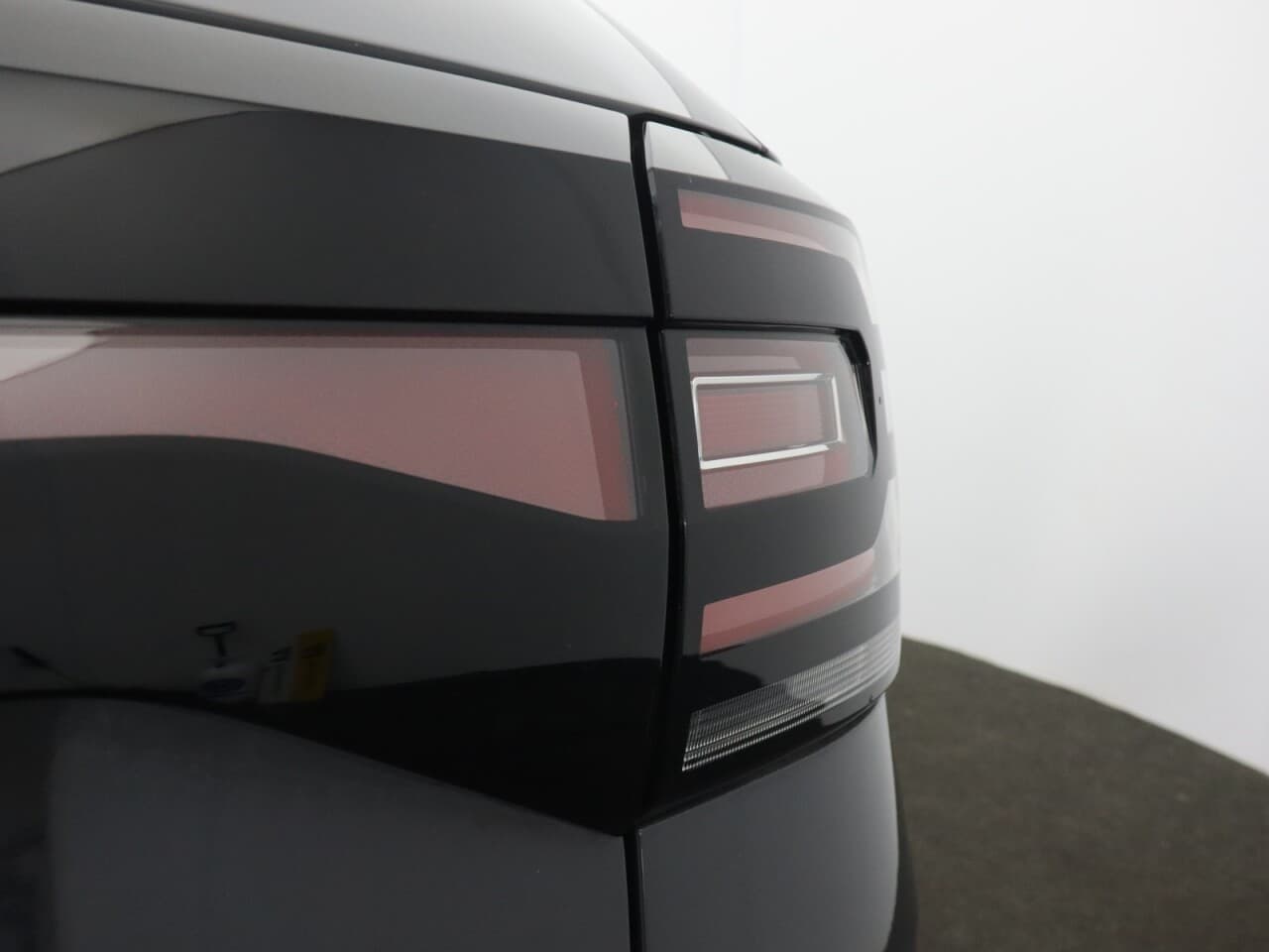 Volkswagen T-Cross 1.0 TSI S — image 40