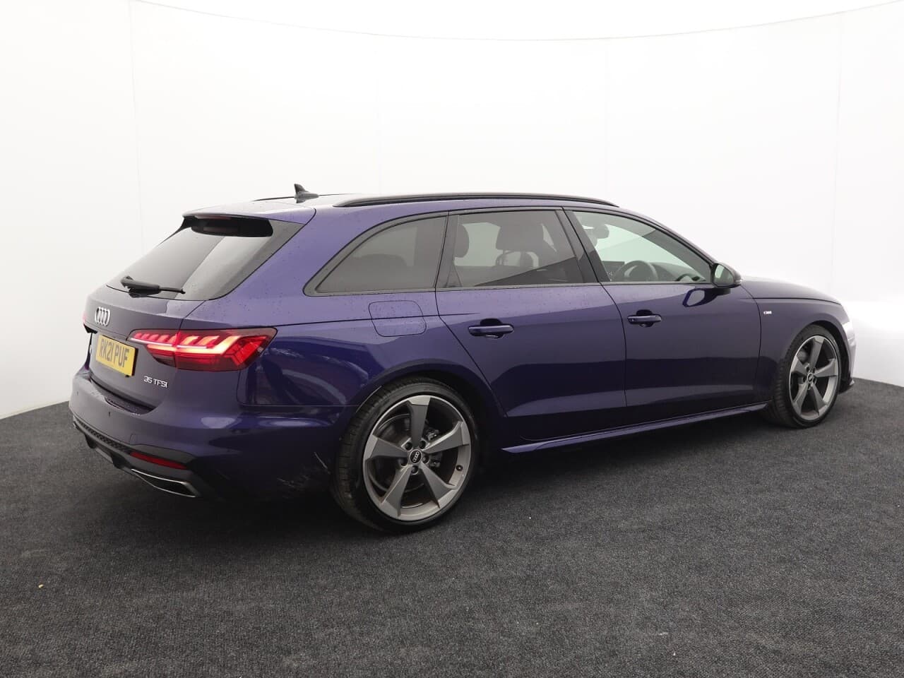 Audi A4 Avant 2.0 TFSI 35 Black Edition — image 6