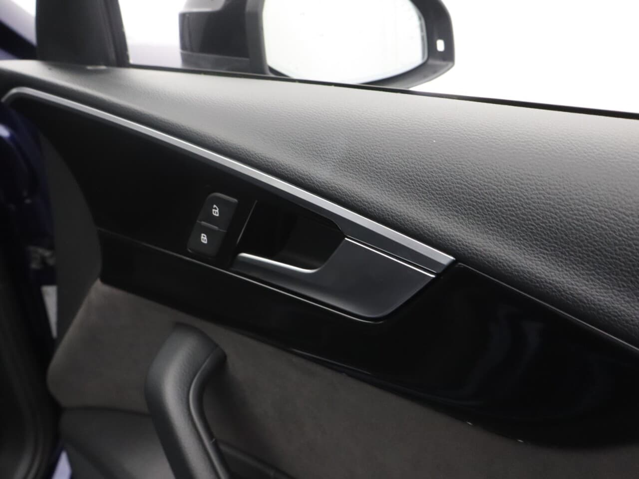 Audi A4 Avant 2.0 TFSI 35 Black Edition — image 46