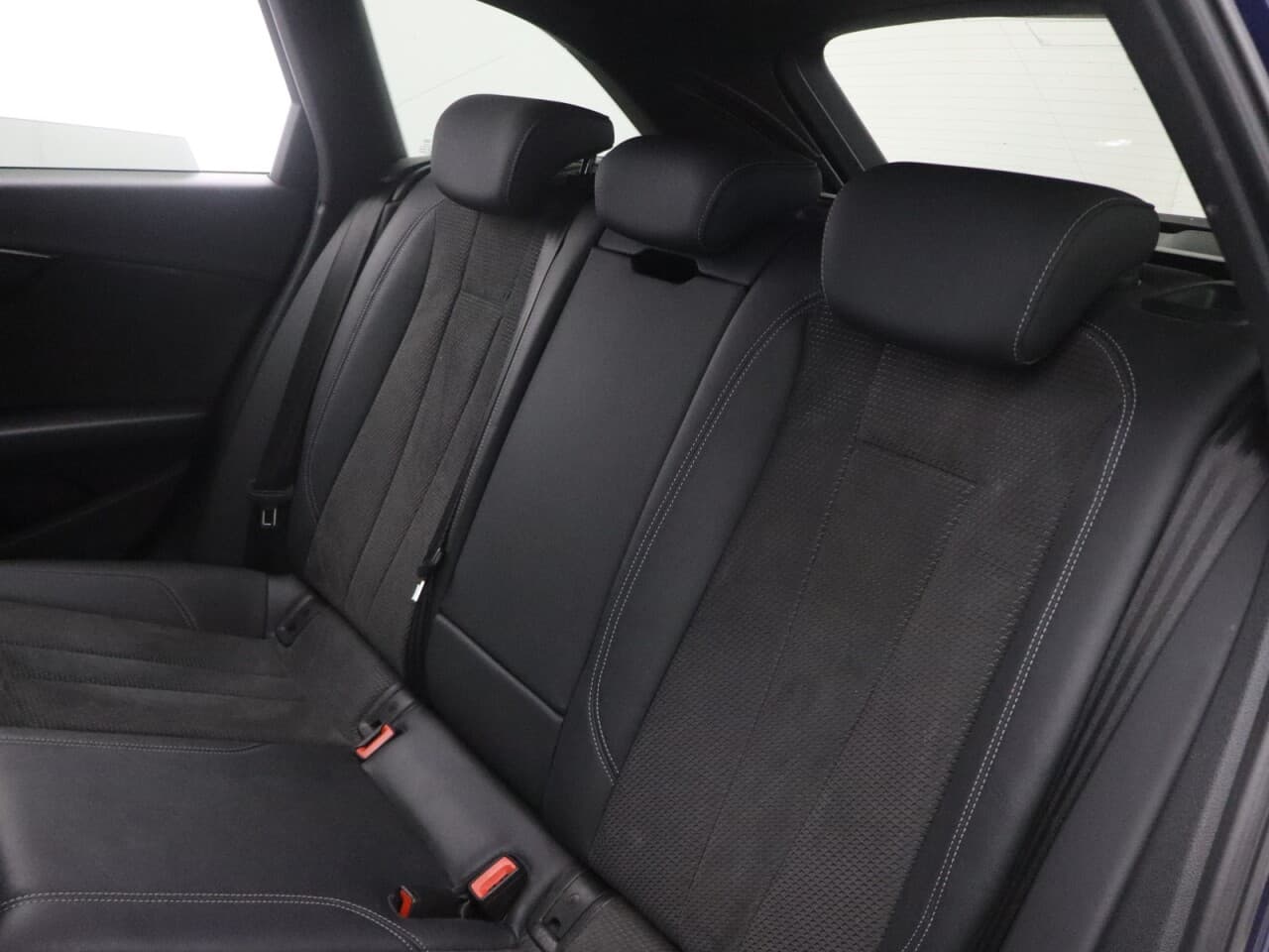 Audi A4 Avant 2.0 TFSI 35 Black Edition — image 41