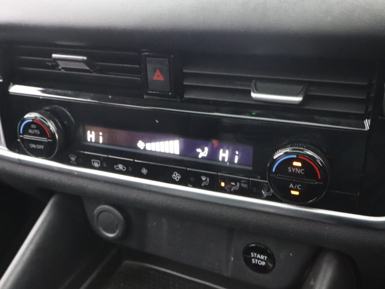 Nissan Qashqai 1.5 h e-POWER N-Connecta — image 24