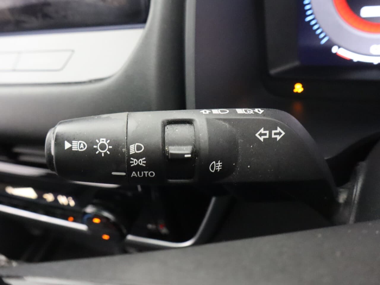 Nissan Qashqai 1.5 h e-POWER N-Connecta — image 37