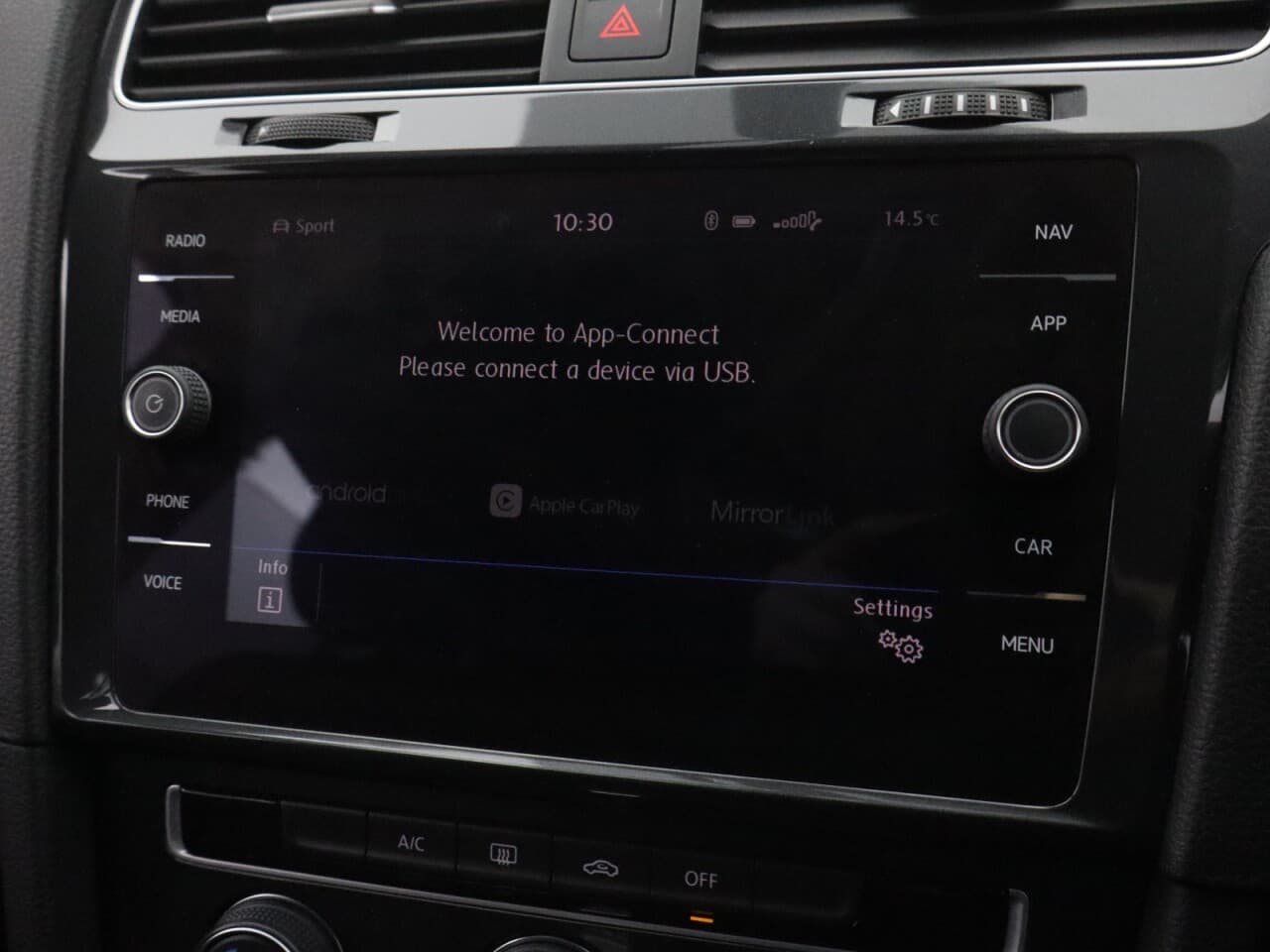 Volkswagen Golf 1.5 TSI EVO SE Nav — image 34