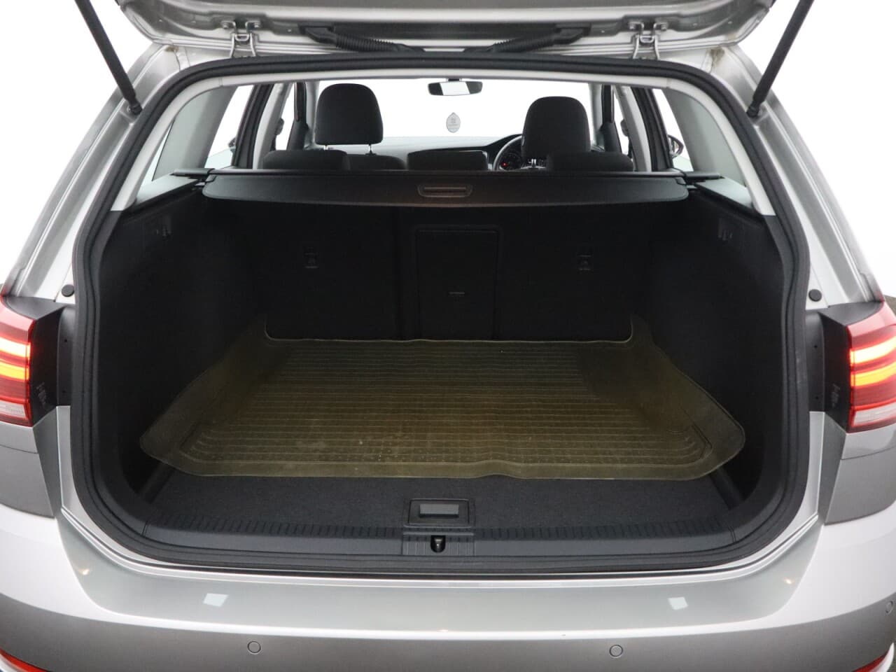 Volkswagen Golf 1.5 TSI EVO SE Nav — image 42