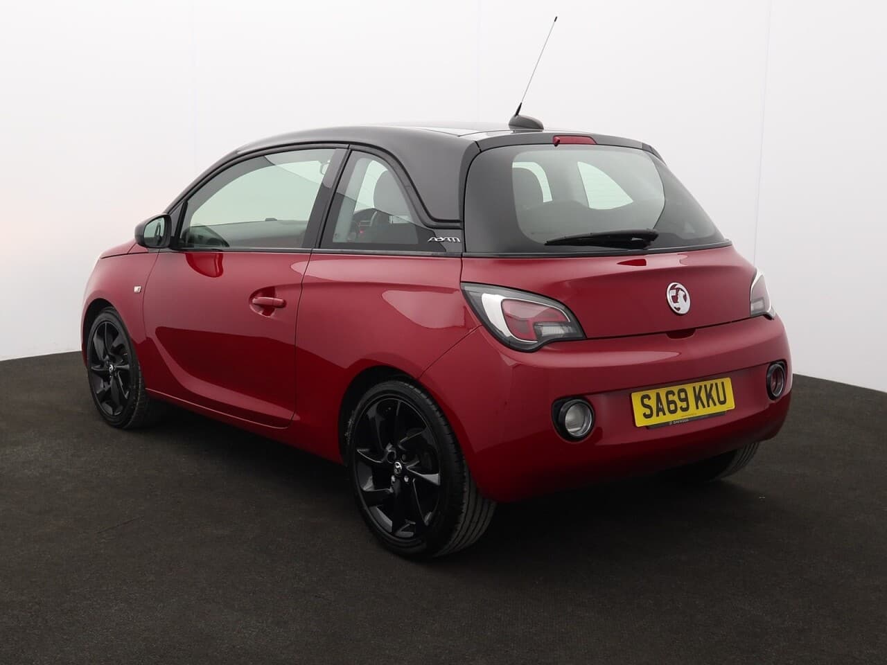 Vauxhall Adam 1.2i Griffin — image 8