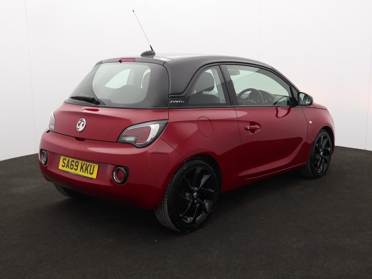 Vauxhall Adam 1.2i Griffin — image 10