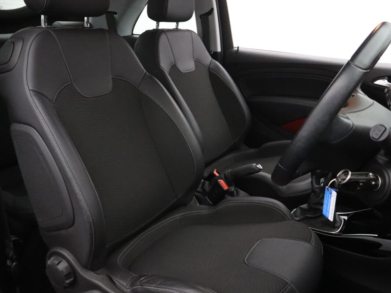 Vauxhall Adam 1.2i Griffin — image 15