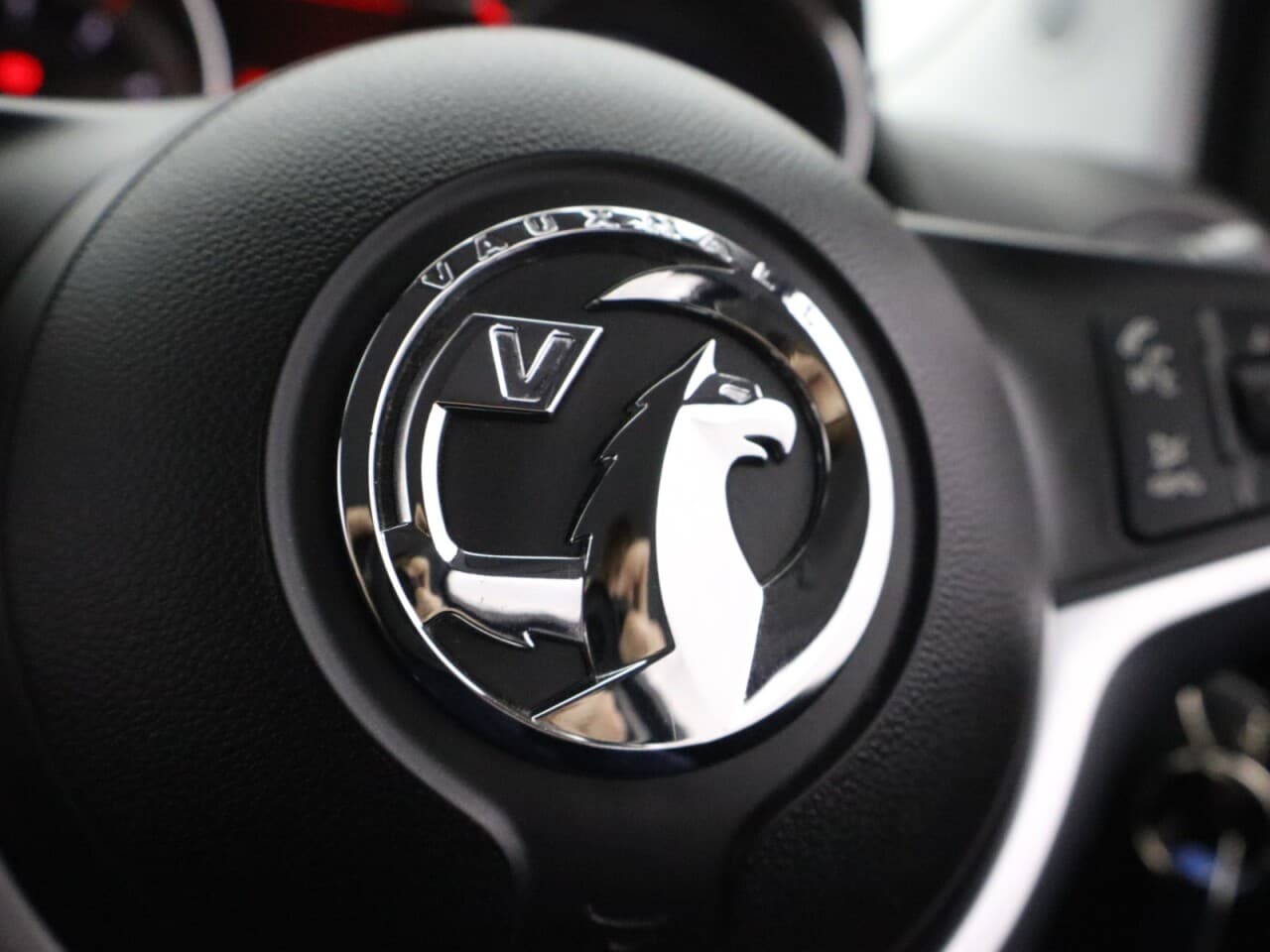 Vauxhall Adam 1.2i Griffin — image 20
