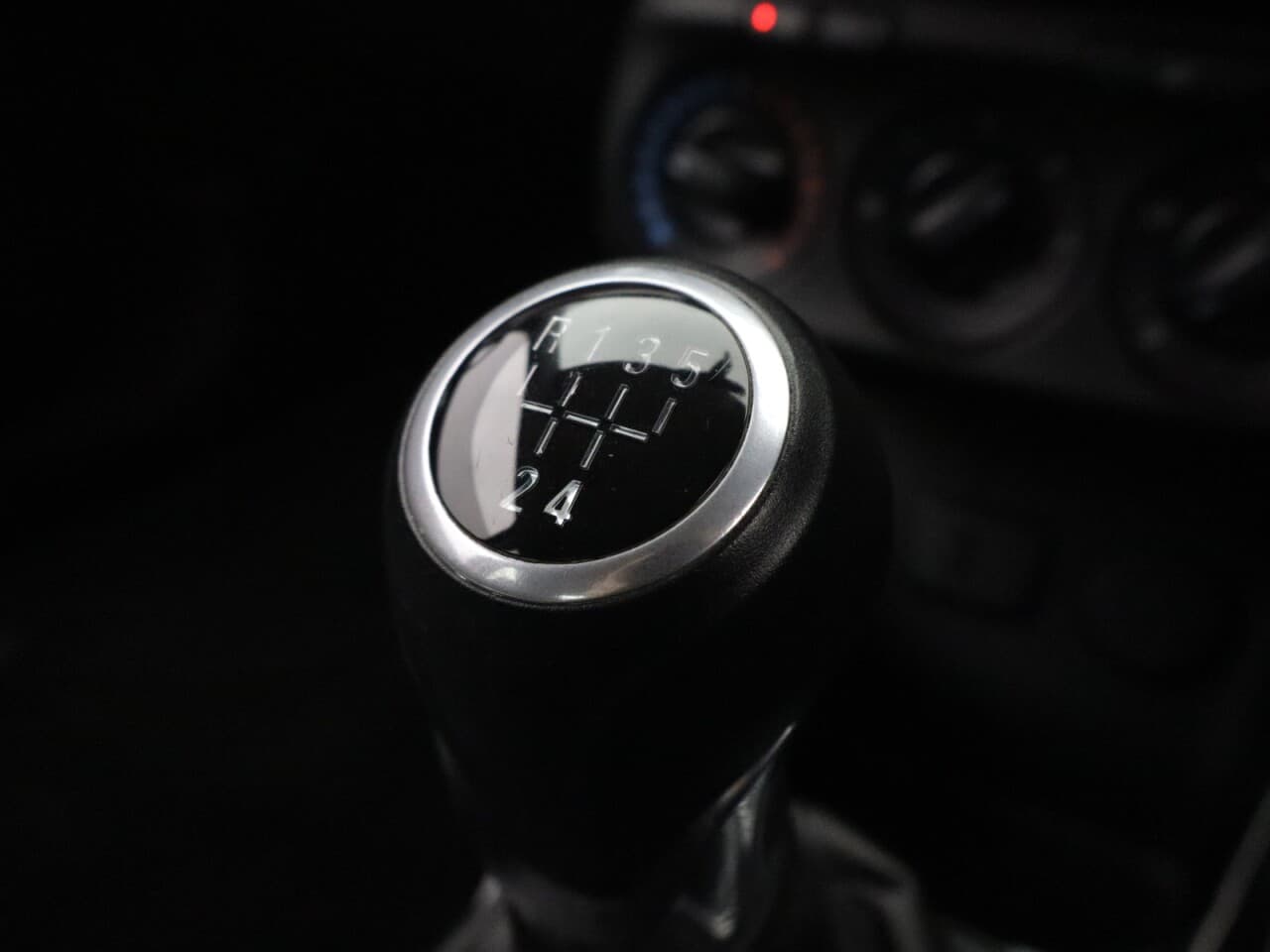 Vauxhall Adam 1.2i Griffin — image 24
