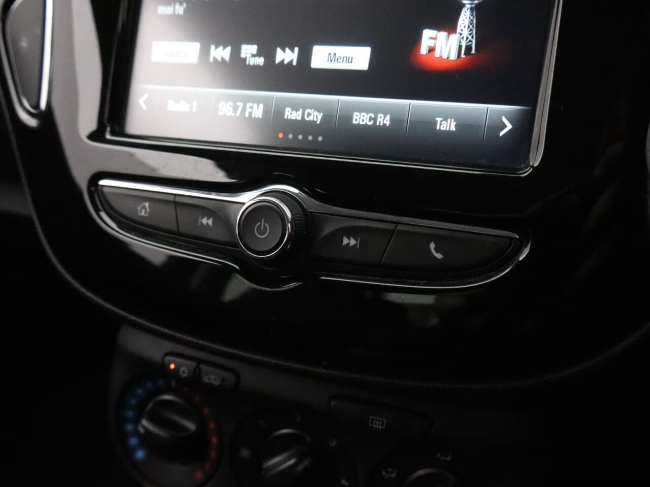 Vauxhall Adam 1.2i Griffin — image 28