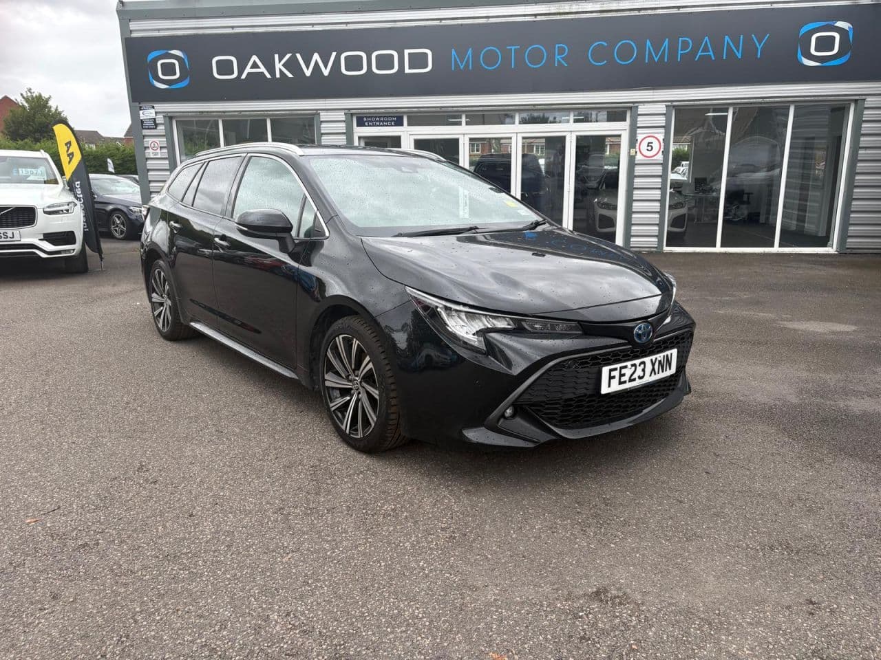 Toyota Corolla 1.8 VVT-h Design Touring Sports view 1