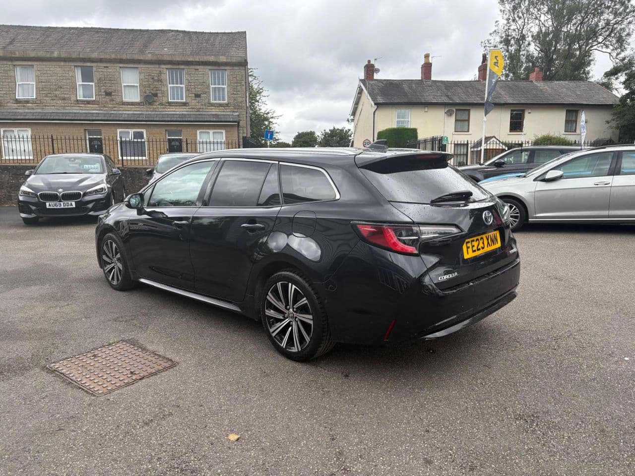 Toyota Corolla 1.8 VVT-h Design Touring Sports — image 6