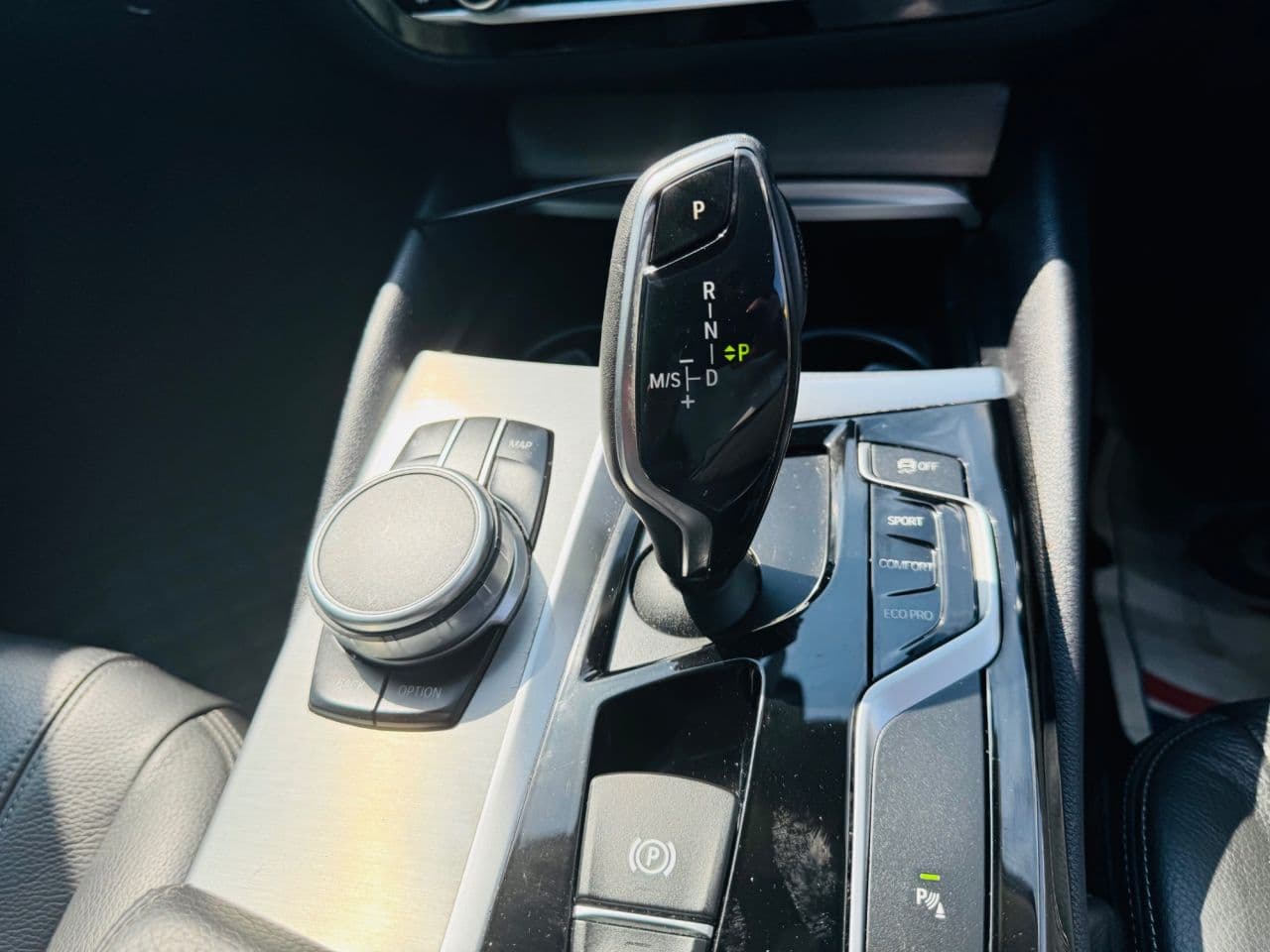 BMW 5 Series 2.0 520d SE Touring — image 25