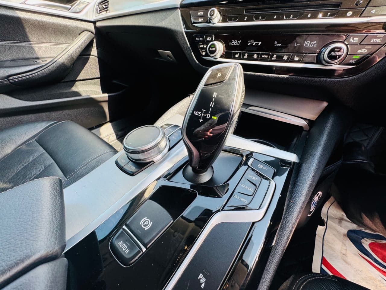 BMW 5 Series 2.0 520d SE Touring — image 28