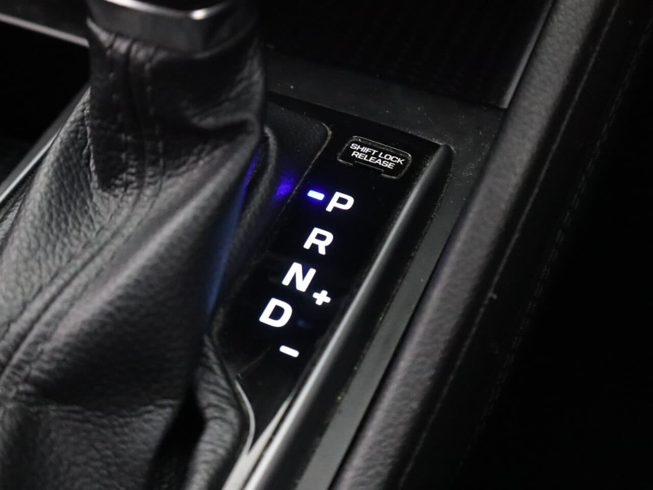 Hyundai Tucson 1.7 CRDi Blue Drive Premium — image 24