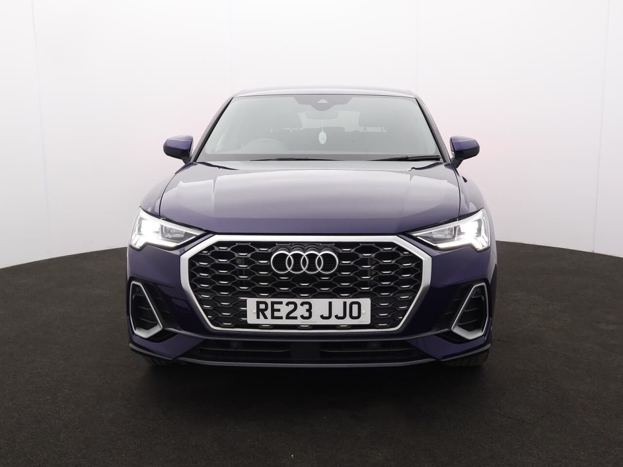 Audi Q3 1.4 TFSIe 45 S line Sportback — image 4