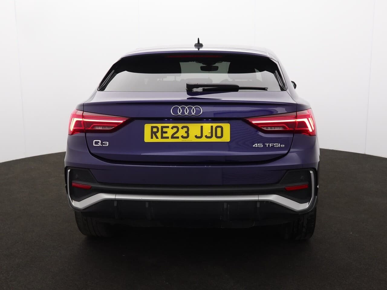 Audi Q3 1.4 TFSIe 45 S line Sportback — image 9