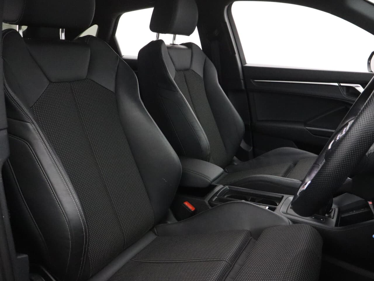 Audi Q3 1.4 TFSIe 45 S line Sportback — image 15