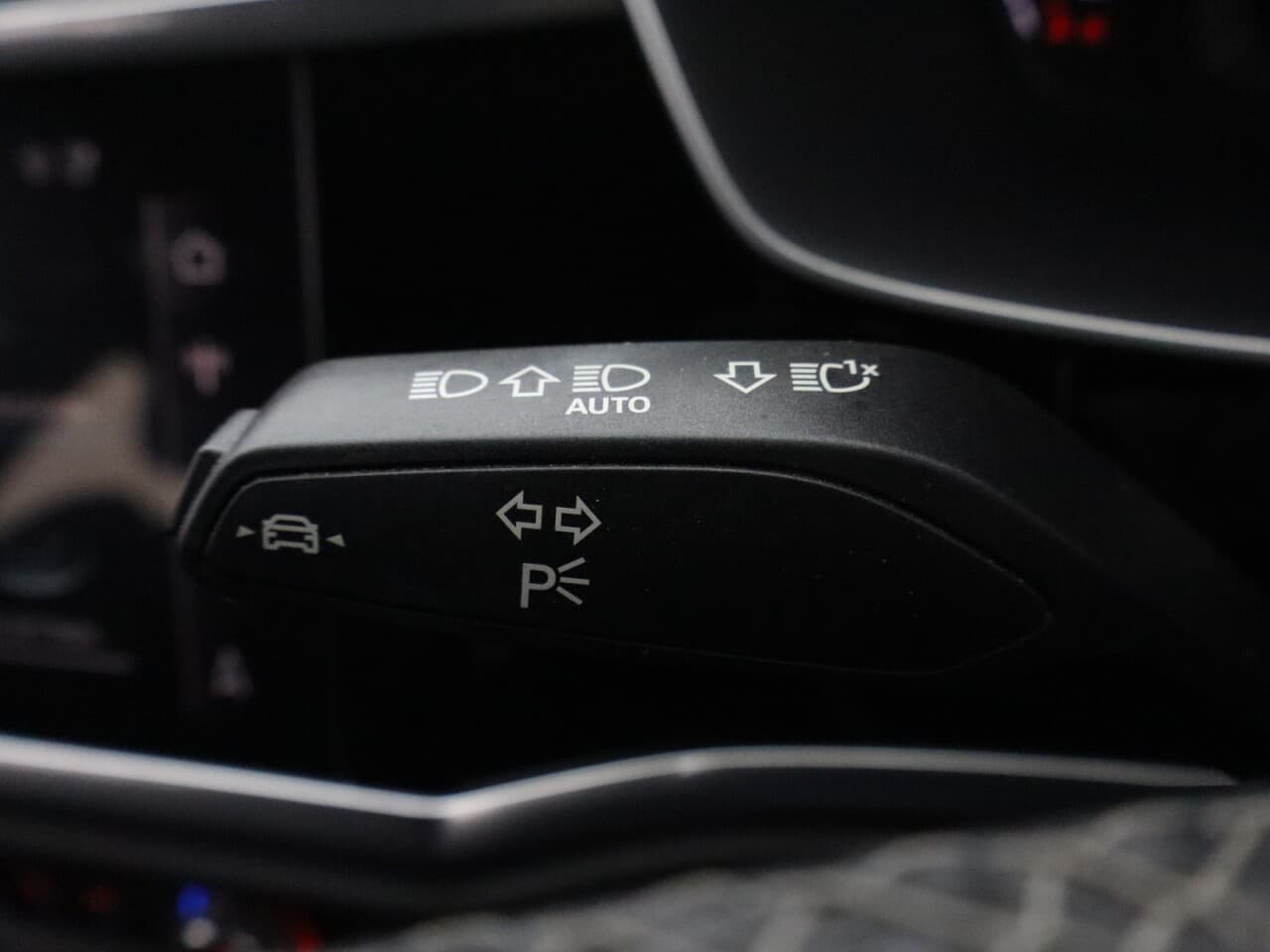 Audi Q3 1.4 TFSIe 45 S line Sportback — image 38