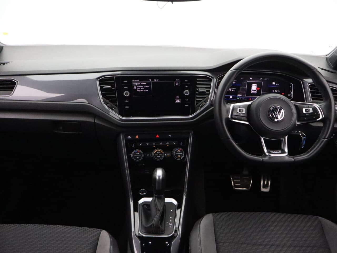 Volkswagen T-Roc 1.5 TSI GPF EVO R-Line — image 12