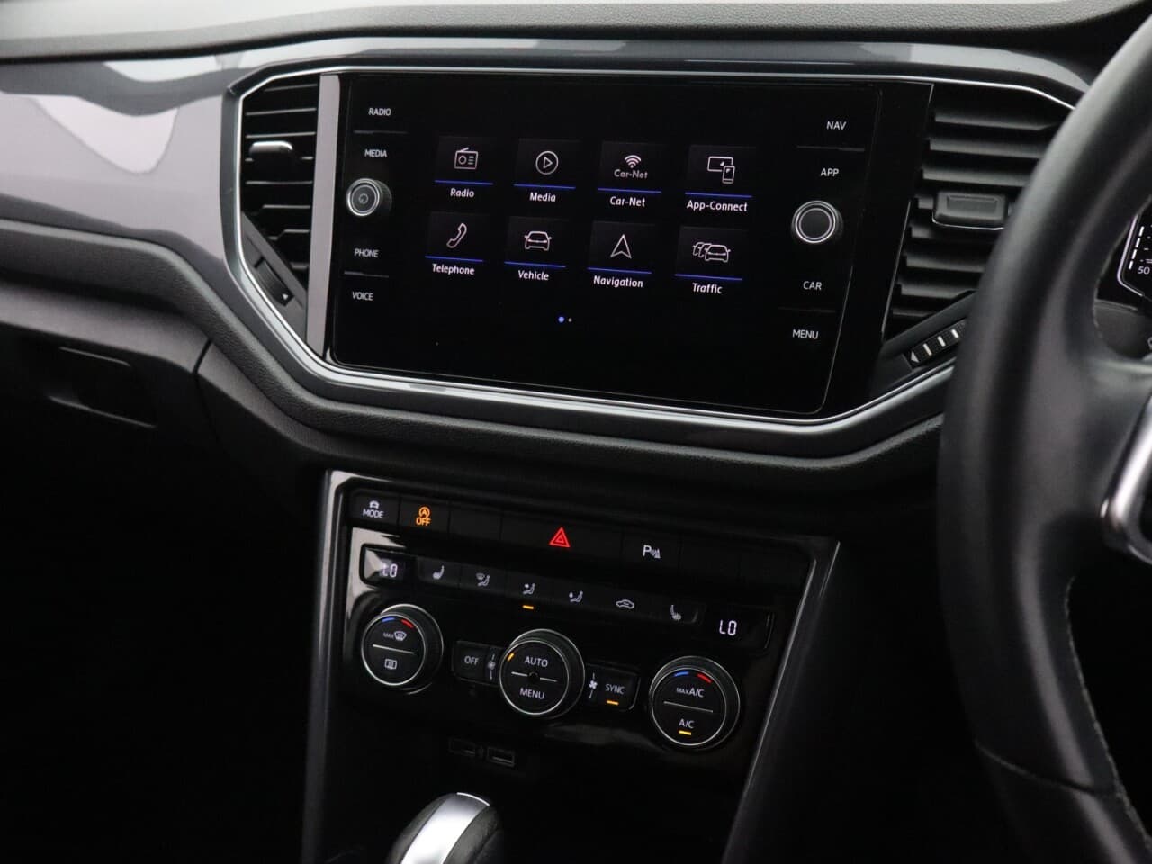 Volkswagen T-Roc 1.5 TSI GPF EVO R-Line — image 23