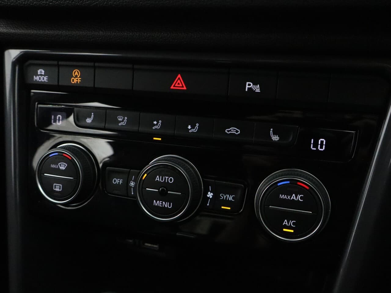 Volkswagen T-Roc 1.5 TSI GPF EVO R-Line — image 29
