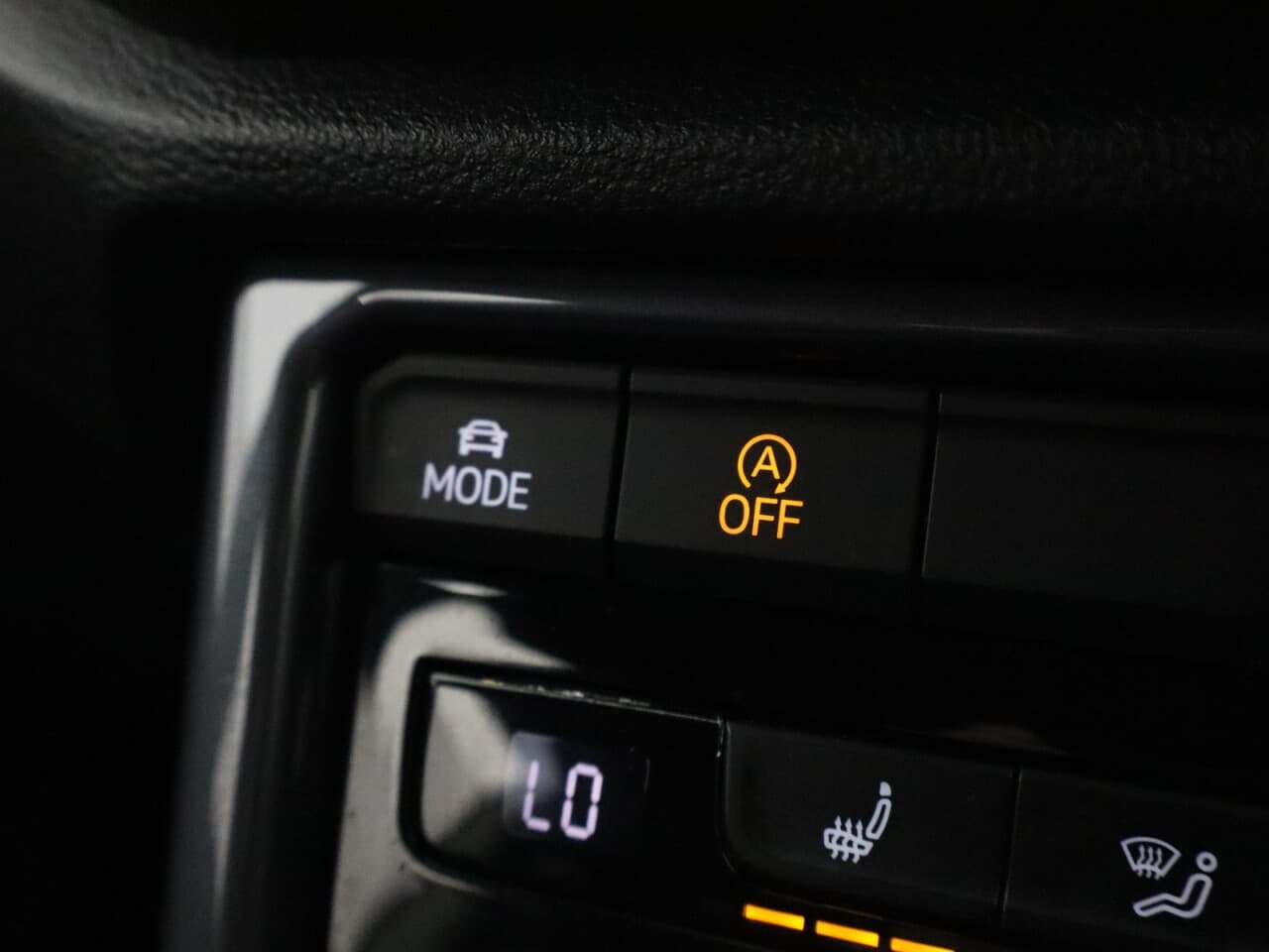 Volkswagen T-Roc 1.5 TSI GPF EVO R-Line — image 32