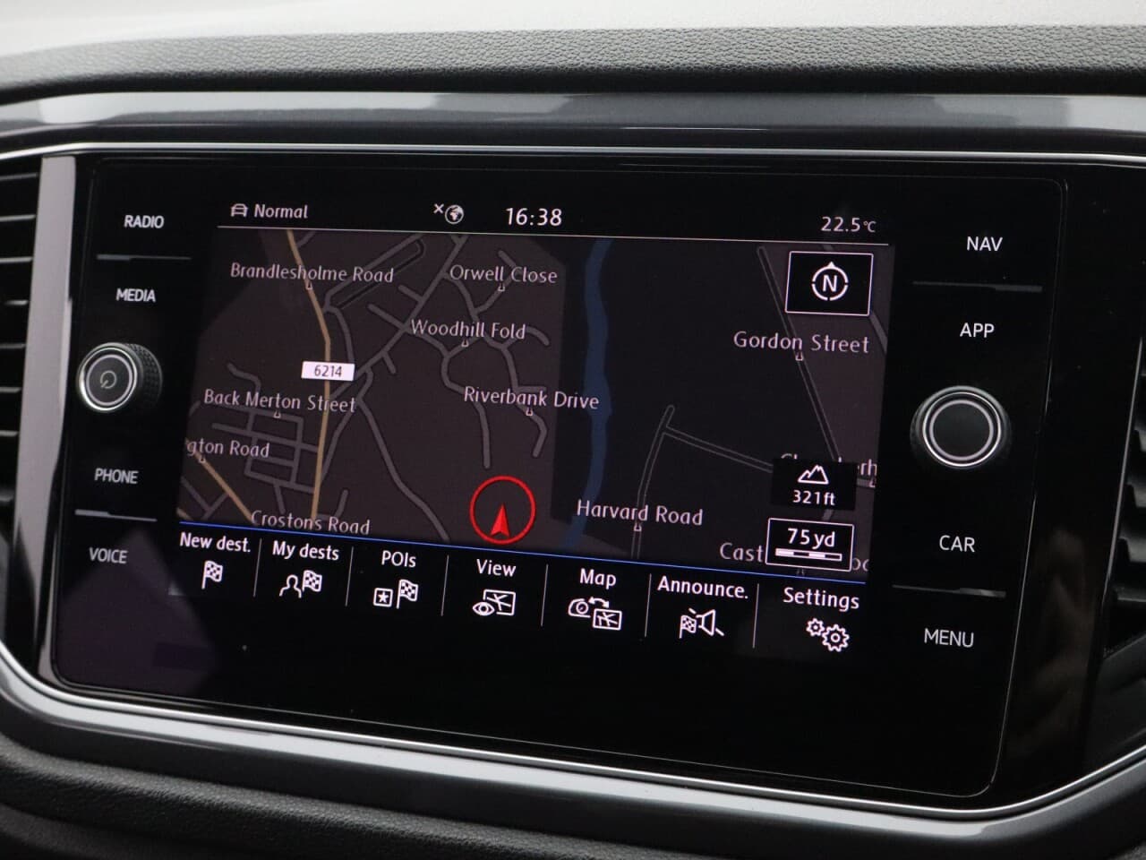 Volkswagen T-Roc 1.5 TSI GPF EVO R-Line — image 37