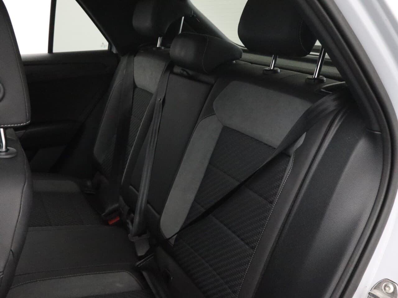 Volkswagen T-Roc 1.5 TSI GPF EVO R-Line — image 48