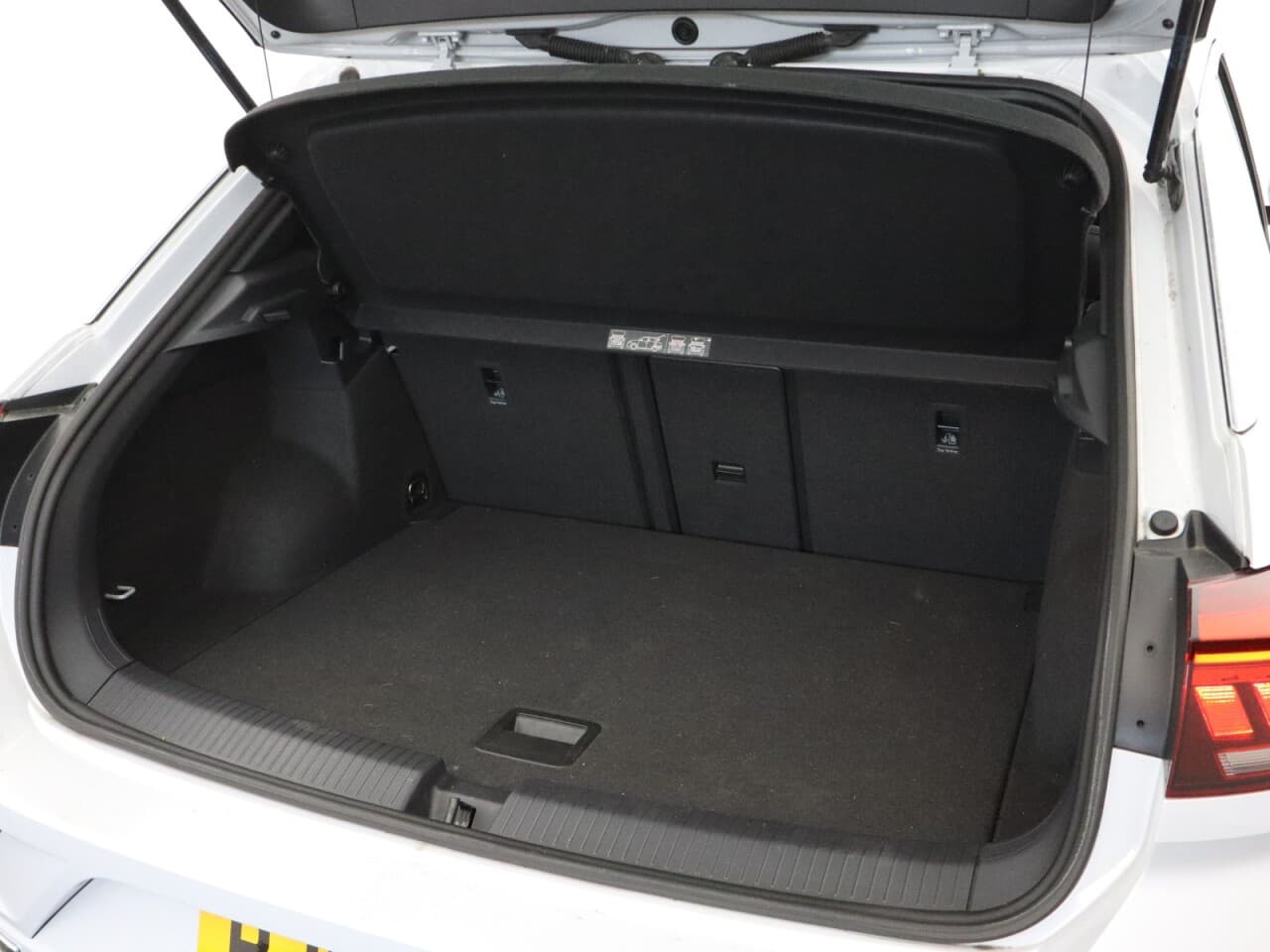 Volkswagen T-Roc 1.5 TSI GPF EVO R-Line — image 49