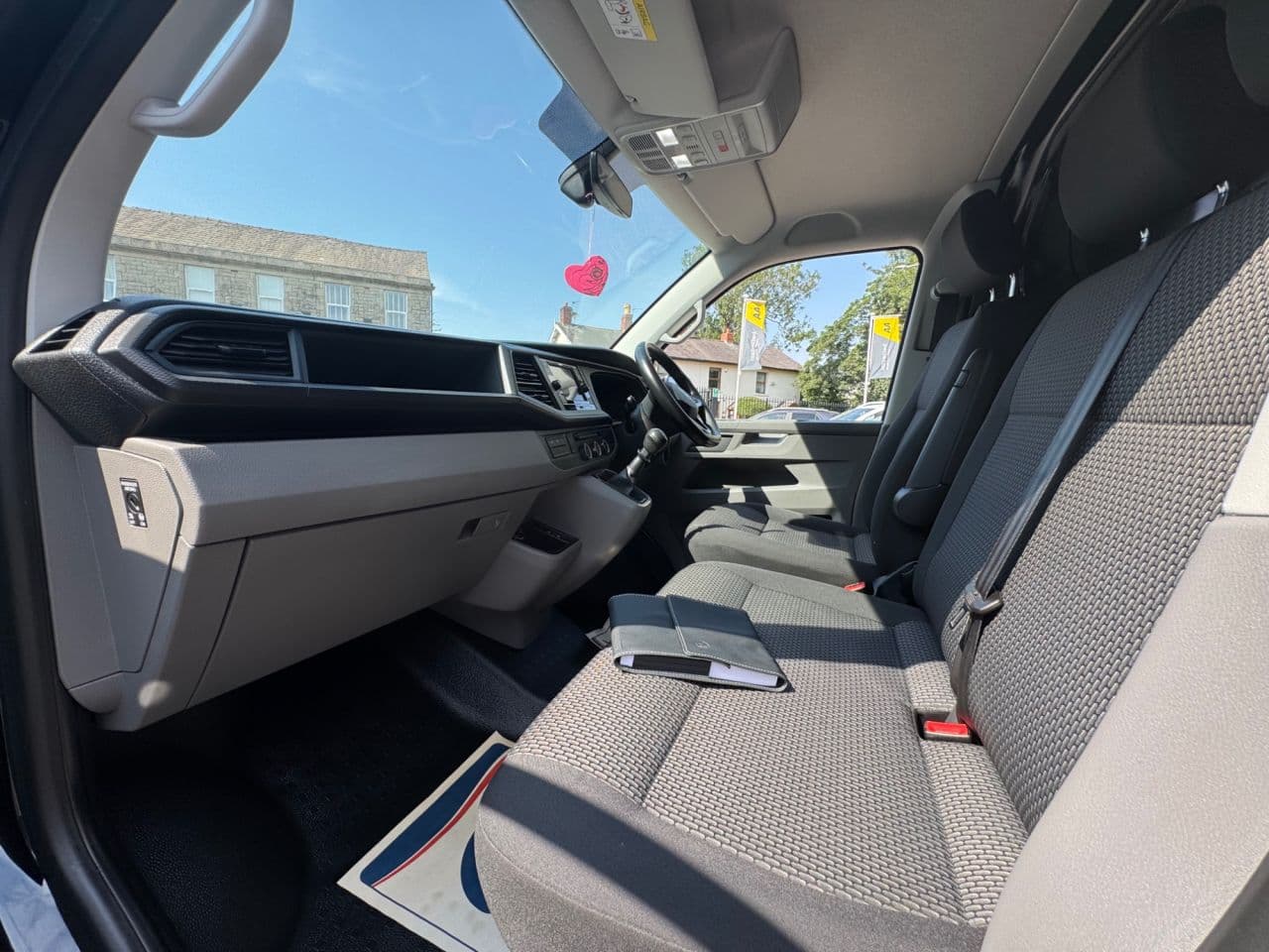 Volkswagen Transporter 2.0 TDI T30 Highline — image 17