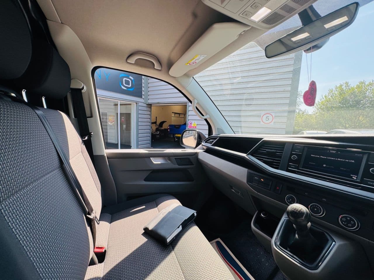 Volkswagen Transporter 2.0 TDI T30 Highline — image 30