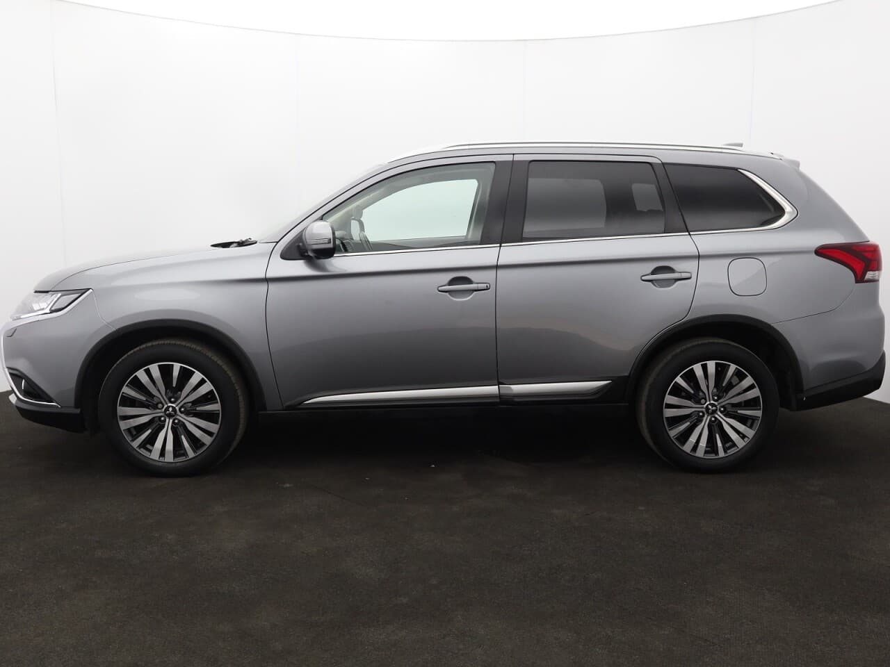 Mitsubishi Outlander 2.0 MIVEC Exceed — image 6