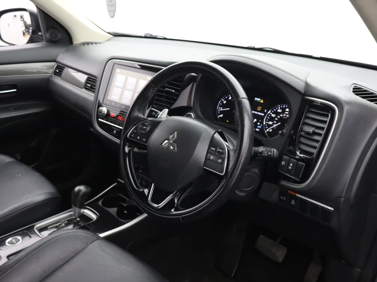 Mitsubishi Outlander 2.0 MIVEC Exceed — image 13