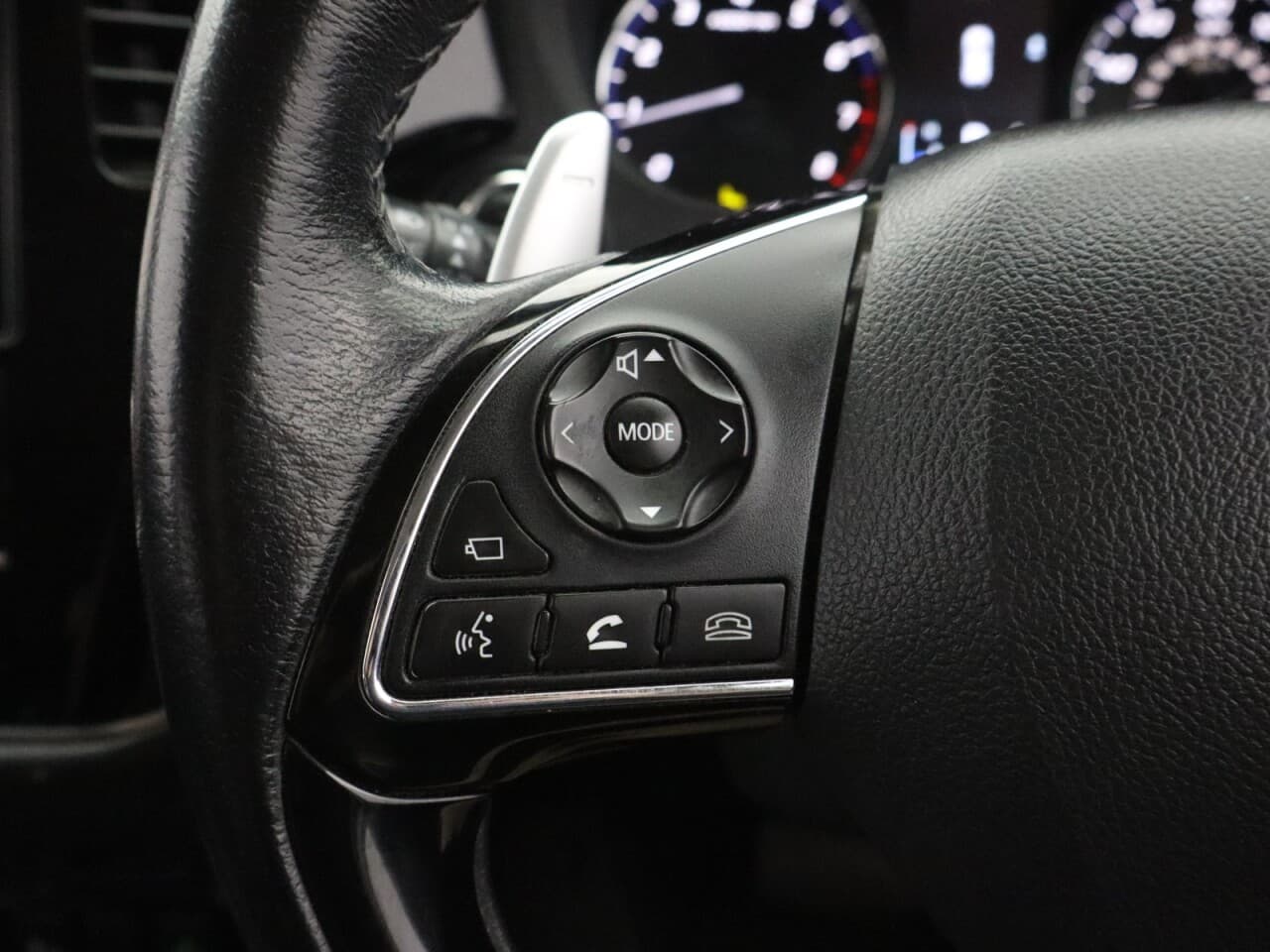 Mitsubishi Outlander 2.0 MIVEC Exceed — image 17