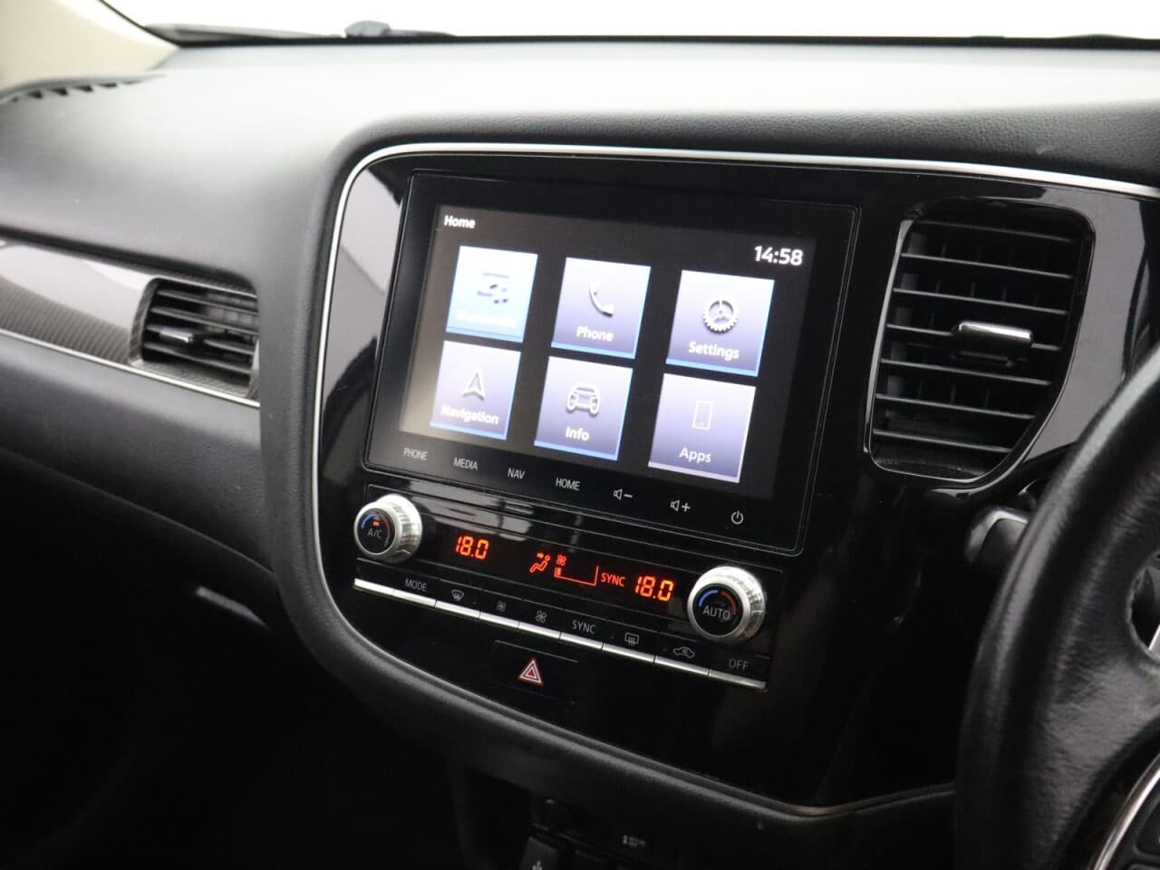 Mitsubishi Outlander 2.0 MIVEC Exceed — image 22