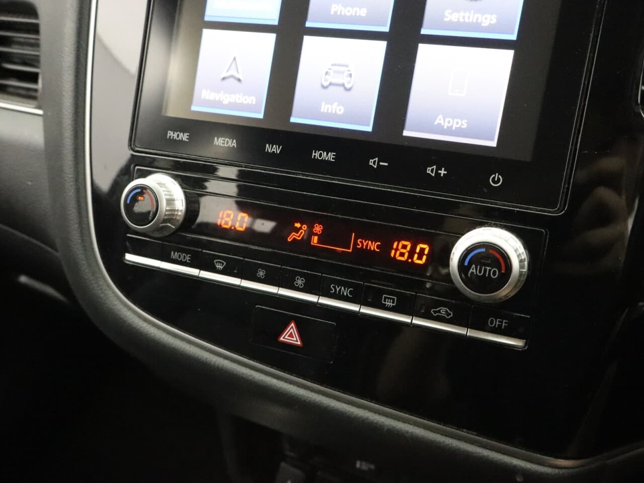 Mitsubishi Outlander 2.0 MIVEC Exceed — image 33