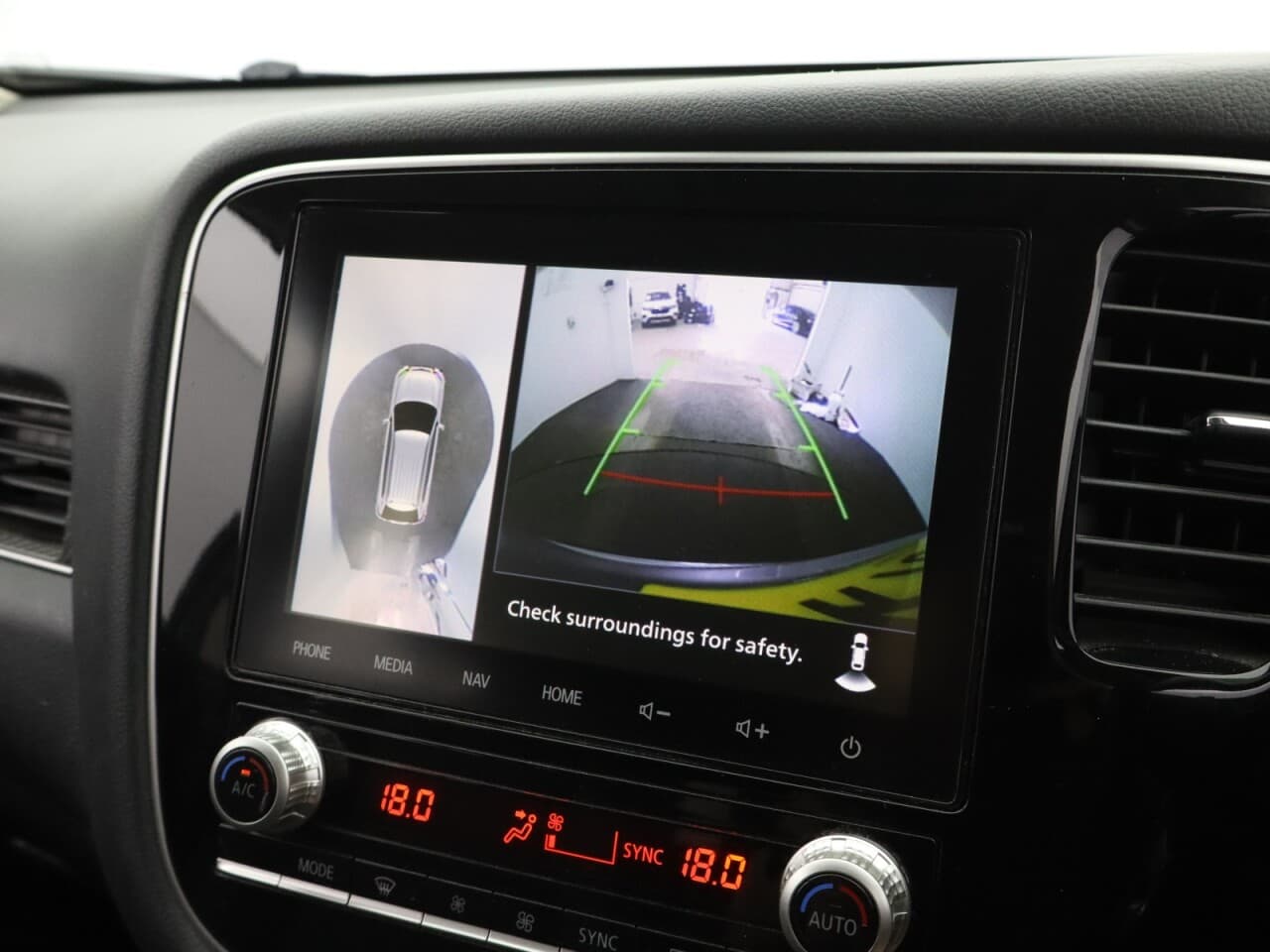 Mitsubishi Outlander 2.0 MIVEC Exceed — image 35
