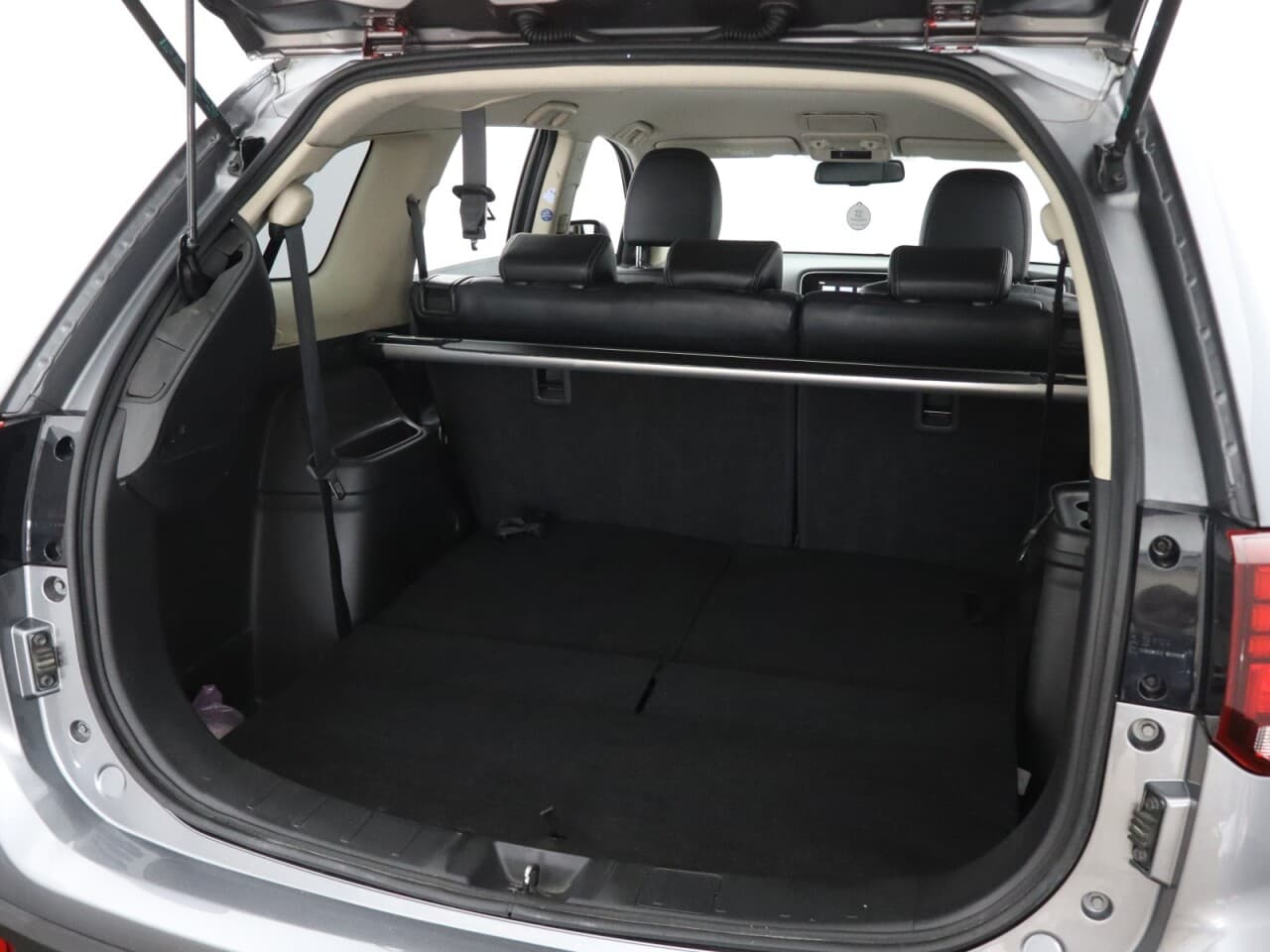 Mitsubishi Outlander 2.0 MIVEC Exceed — image 44