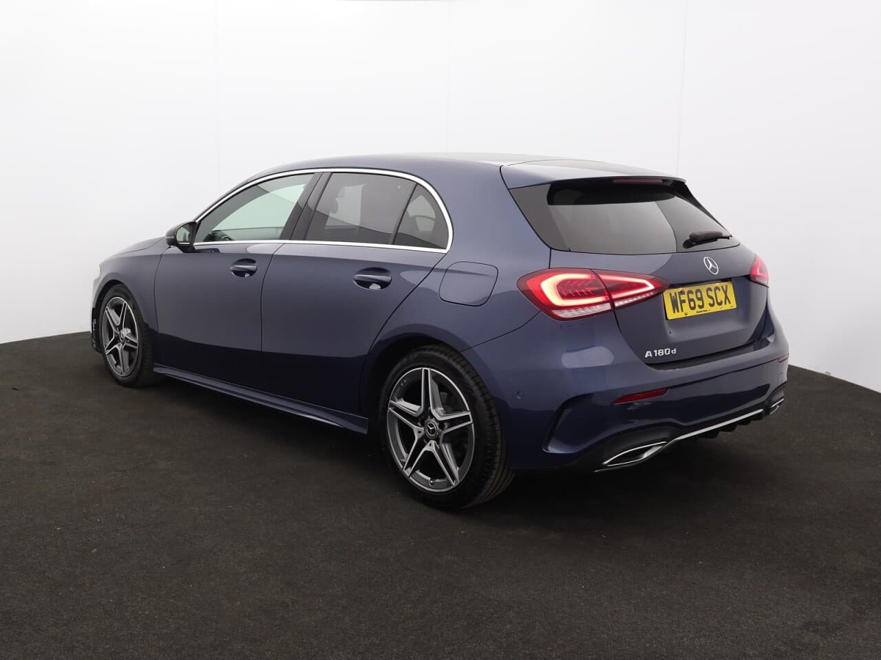 Mercedes-Benz A Class 1.5 A180d AMG Line (Executive) — image 8