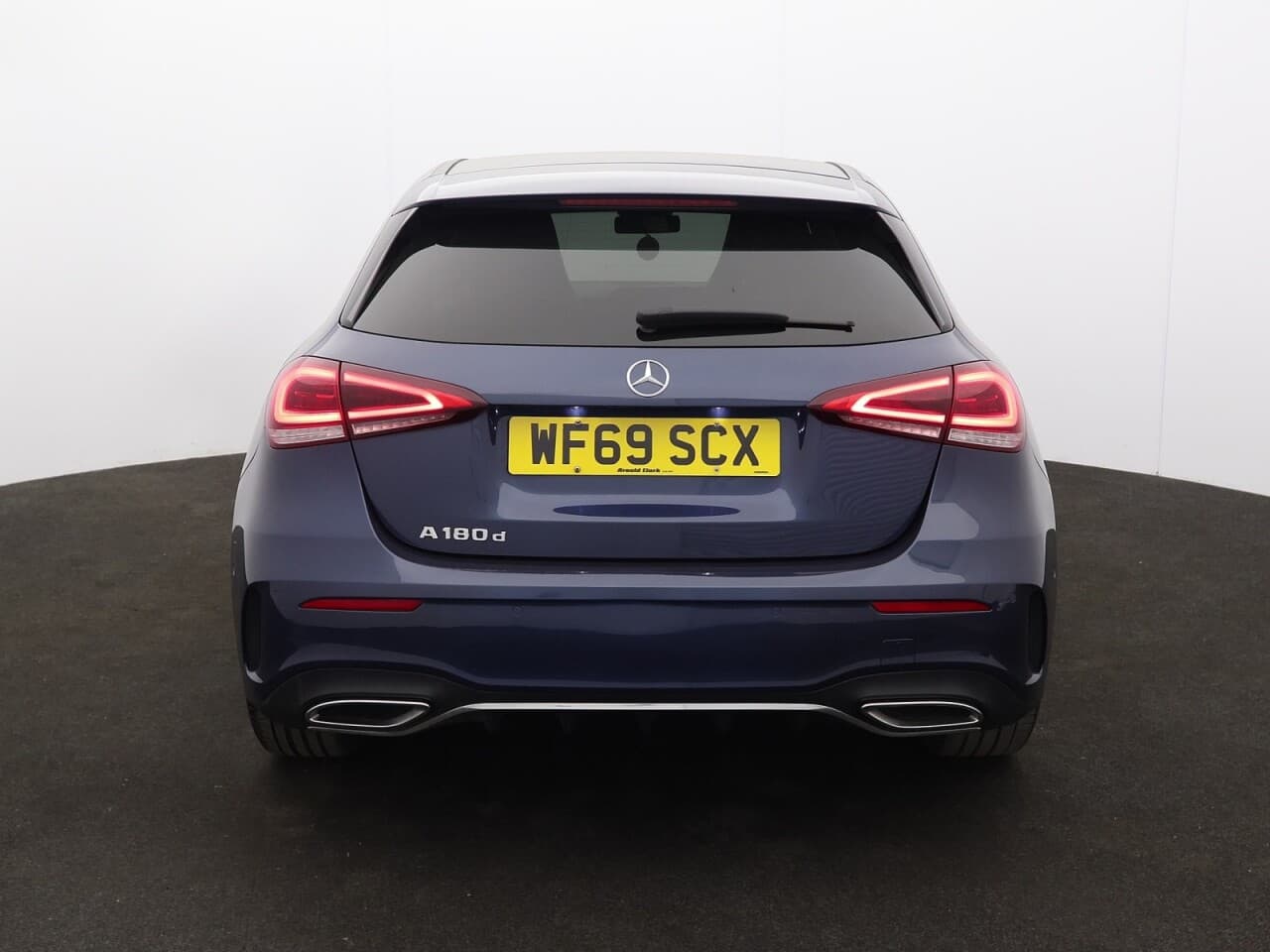Mercedes-Benz A Class 1.5 A180d AMG Line (Executive) — image 9